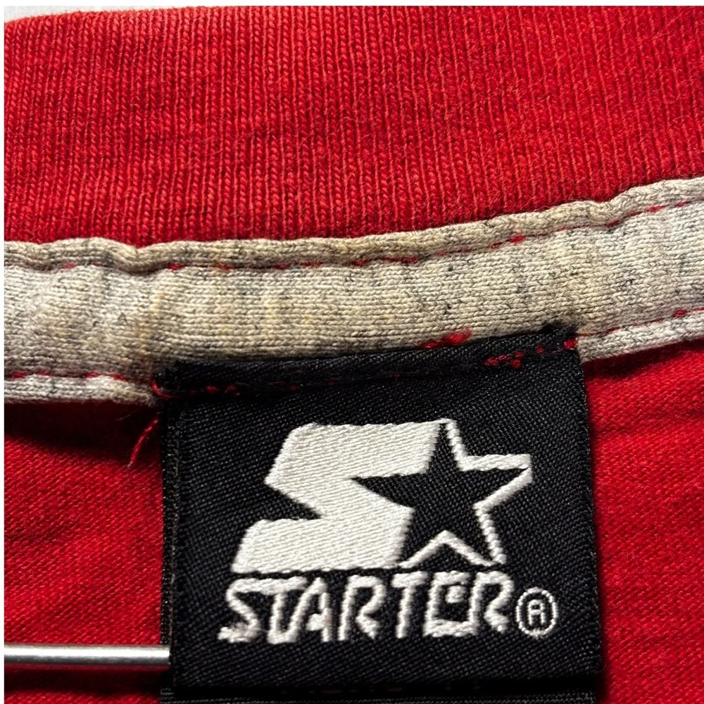 VTG Starter Mens Red Short Sleeve‎ V-Neck T-Shirt Embroidered Logo Casual Medium